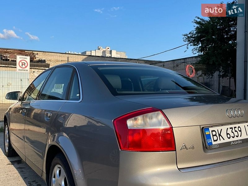Седан Audi A4 2002 в Вараші