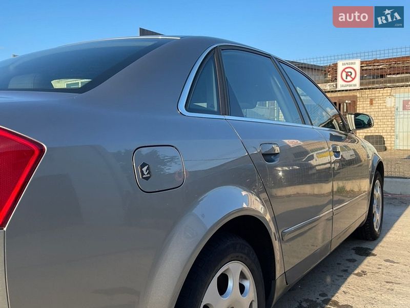 Седан Audi A4 2002 в Вараші