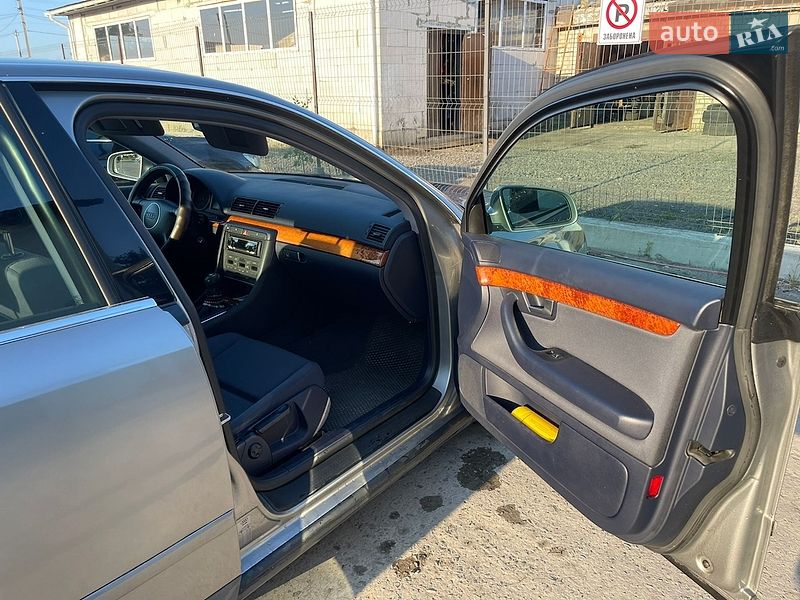 Седан Audi A4 2002 в Вараші