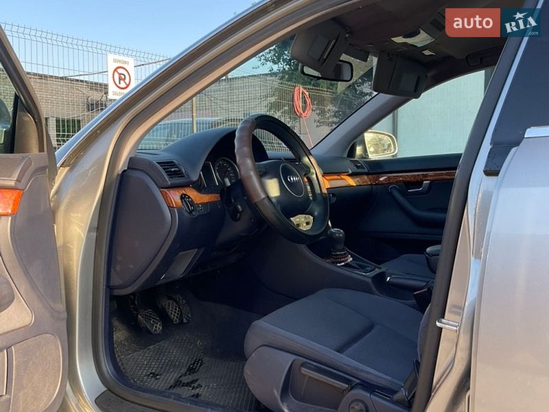 Седан Audi A4 2002 в Вараші