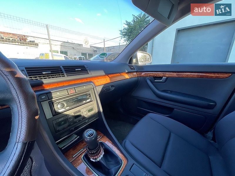 Седан Audi A4 2002 в Вараші