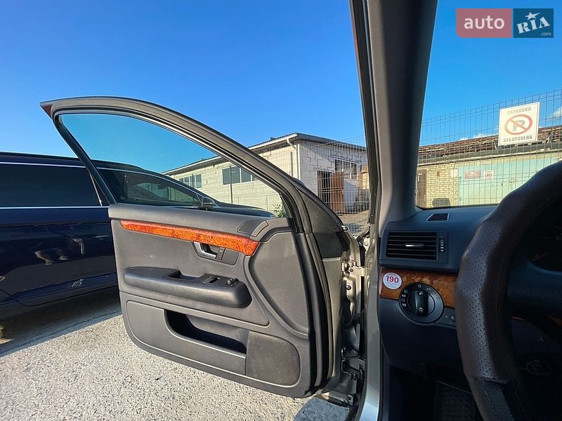 Седан Audi A4 2002 в Вараші