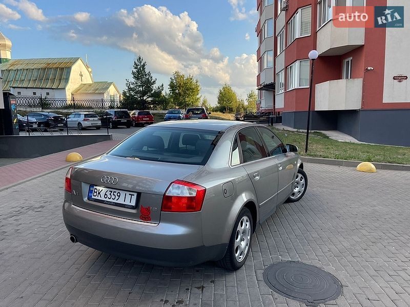 Седан Audi A4 2002 в Вараші