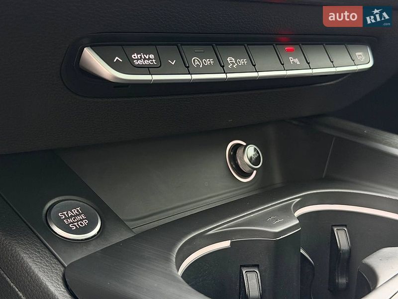 Седан Audi A4 2017 в Харькове