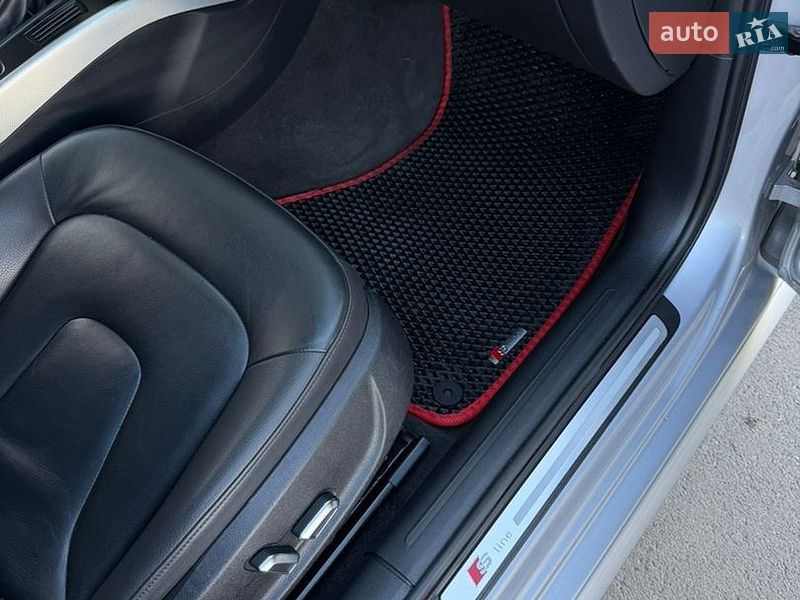 Седан Audi A4 2015 в Киеве