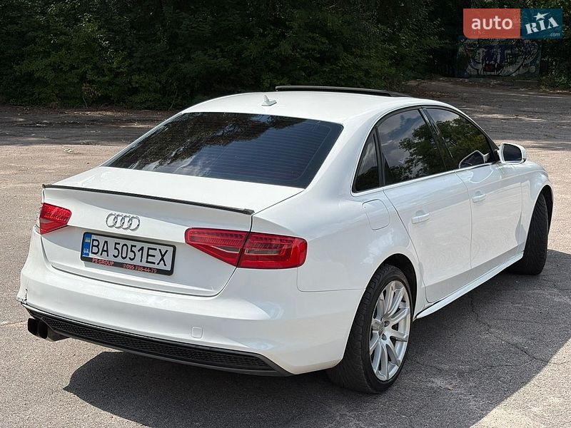 Седан Audi A4 2013 в Днепре