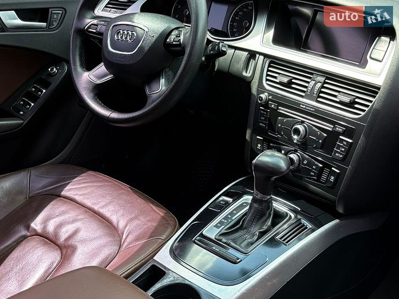 Седан Audi A4 2013 в Днепре
