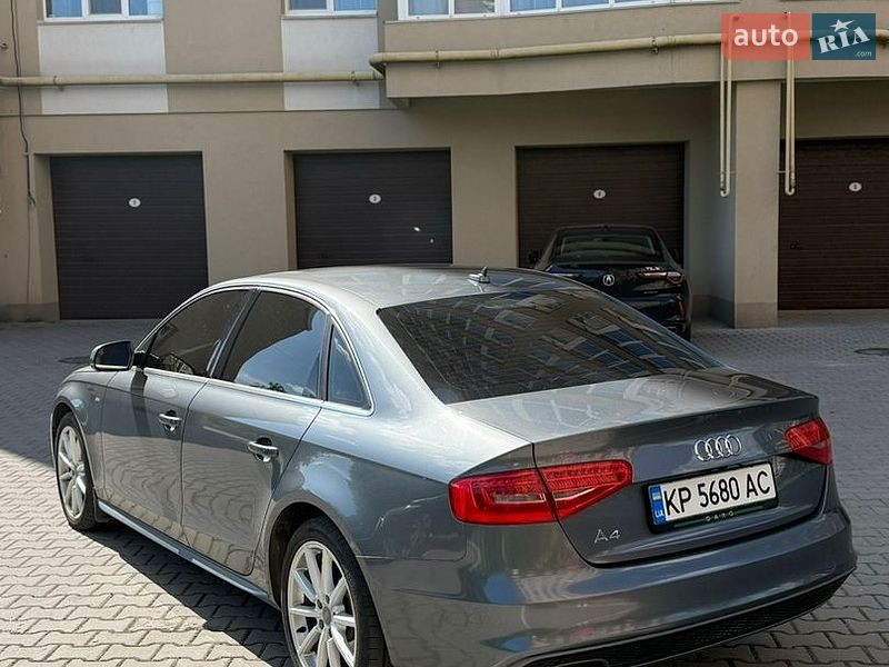 Седан Audi A4 2014 в Хмельницькому