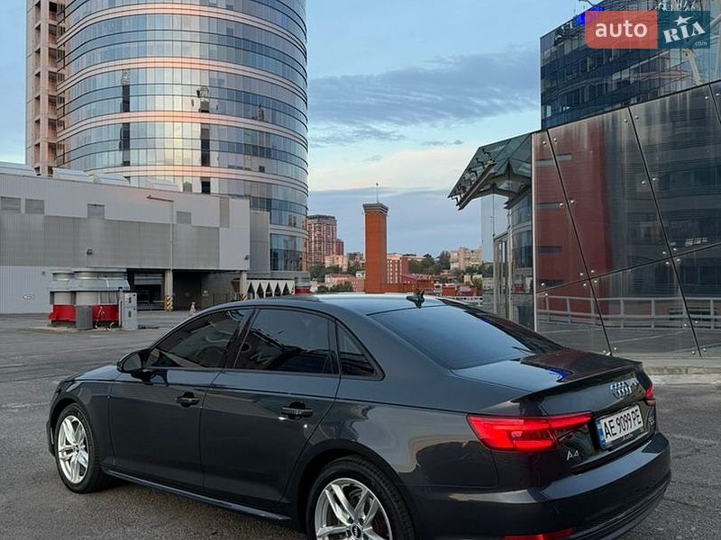 Седан Audi A4 2016 в Дніпрі