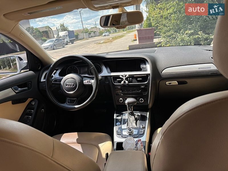 Седан Audi A4 2015 в Киеве