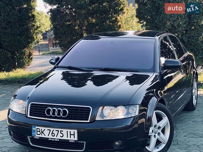 Седан Audi A4 2004 в Дубні
