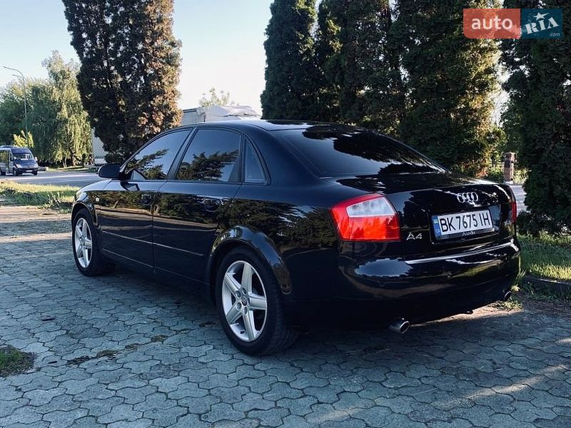 Седан Audi A4 2004 в Дубні