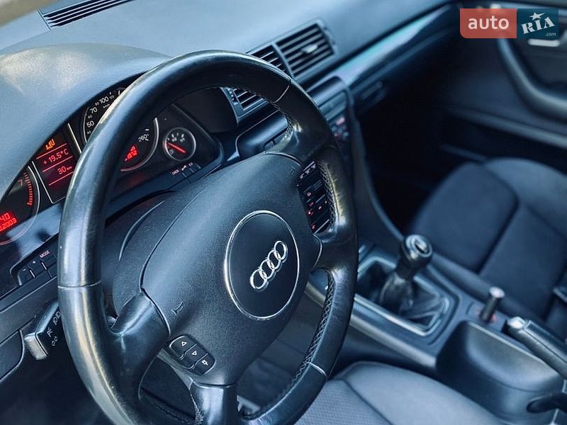Седан Audi A4 2004 в Дубні
