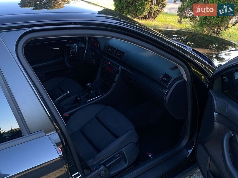 Седан Audi A4 2004 в Дубні