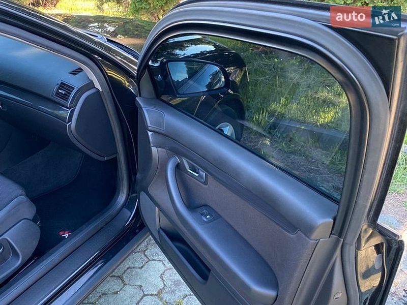 Седан Audi A4 2004 в Дубні