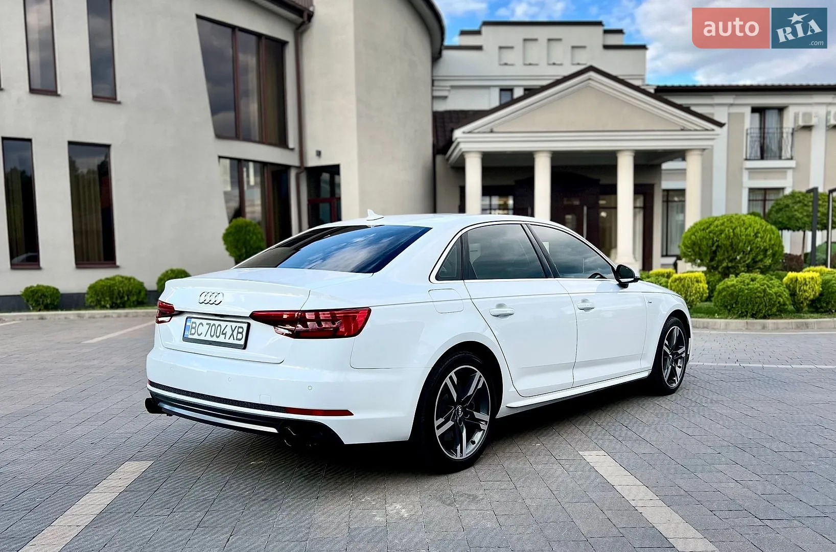 2016 Audi A4 - мініатюра 12