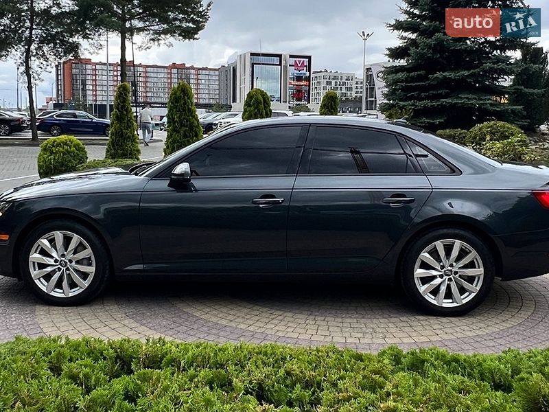 Седан Audi A4 2017 в Львове