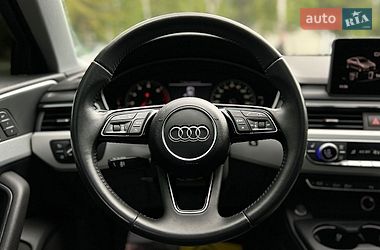 Седан Audi A4 2017 в Львове