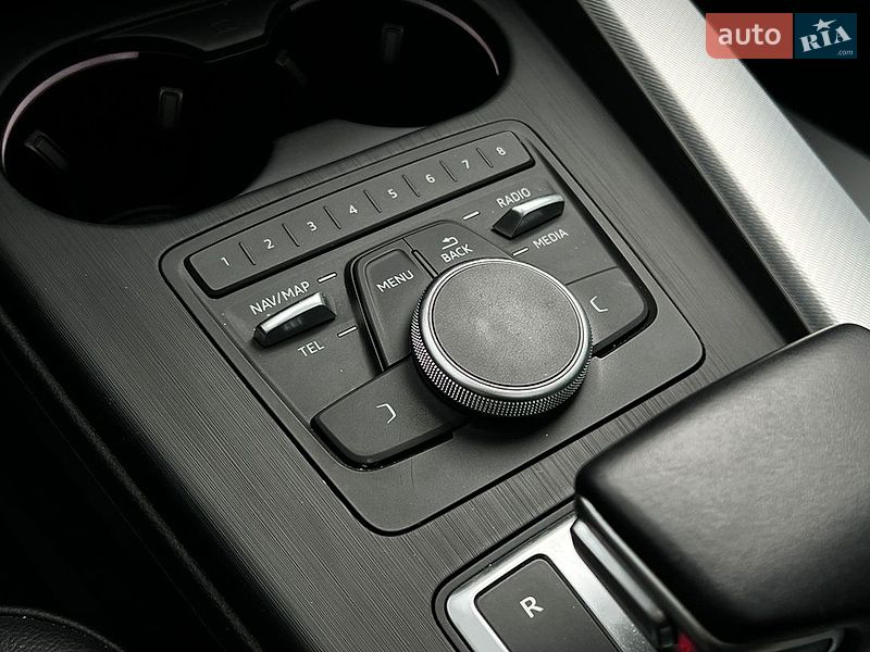 Седан Audi A4 2017 в Львове