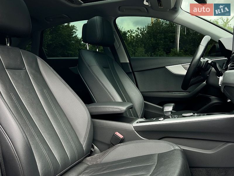 Седан Audi A4 2017 в Львове