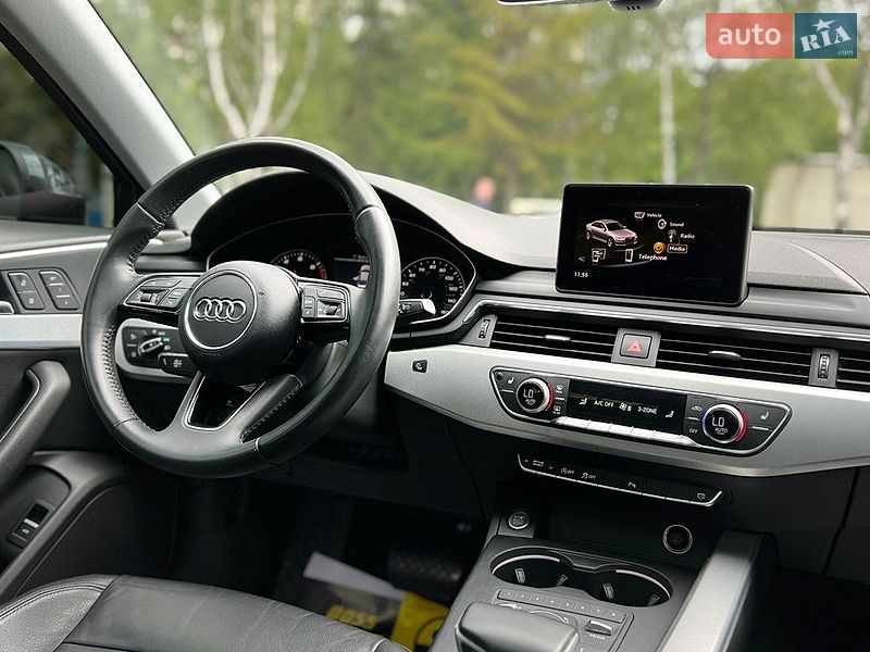 Седан Audi A4 2017 в Львове
