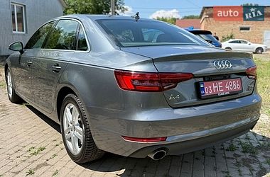 Седан Audi A4 2016 в Рівному