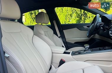 Седан Audi A4 2022 в Мукачевому