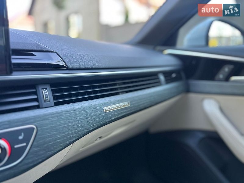 Седан Audi A4 2022 в Мукачевому