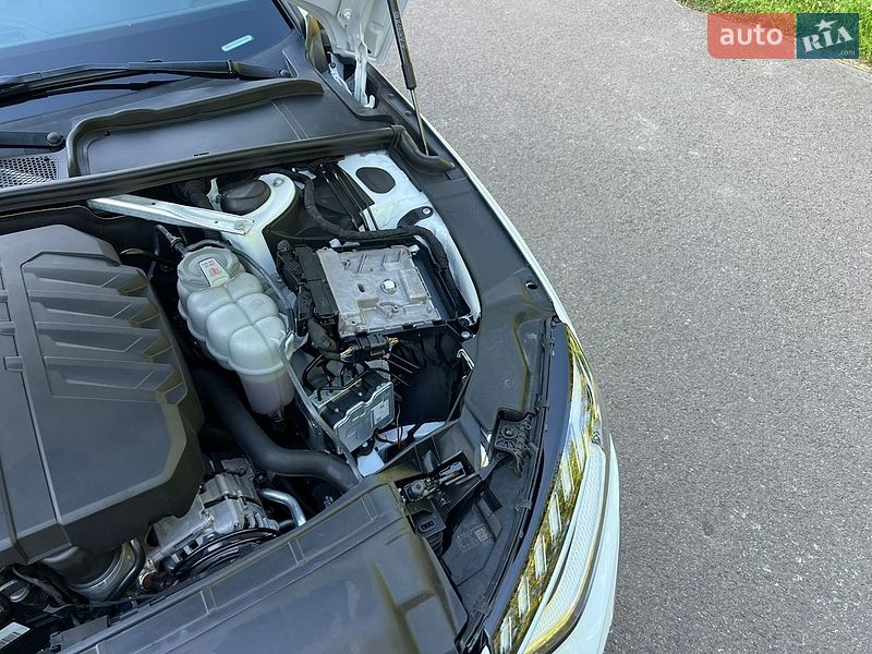 Седан Audi A4 2022 в Мукачевому