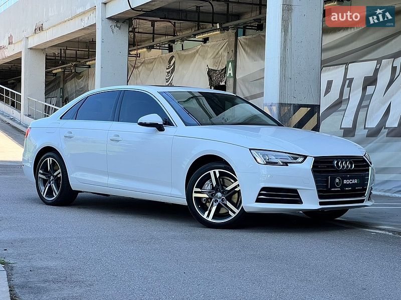 Седан Audi A4 2016 в Киеве