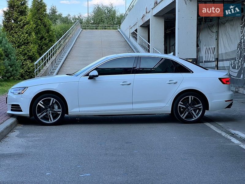 Седан Audi A4 2016 в Киеве