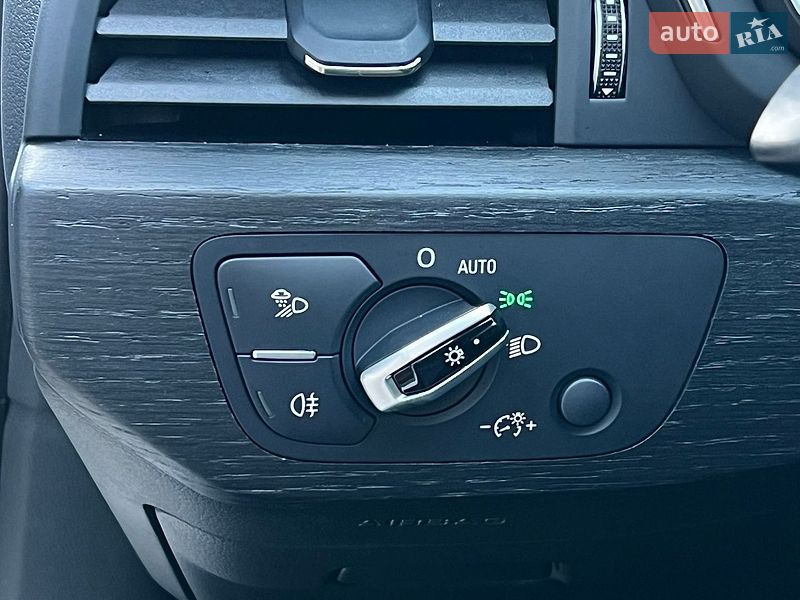 Седан Audi A4 2016 в Киеве