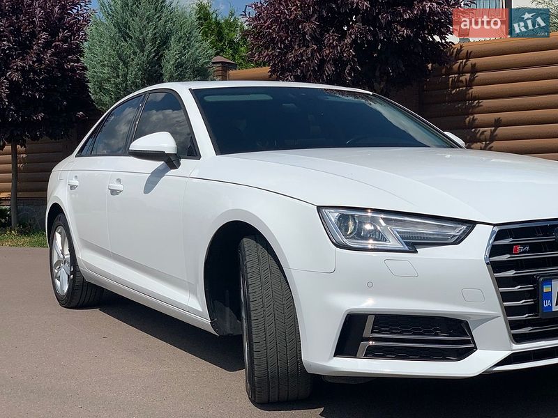 Седан Audi A4 2016 в Києві