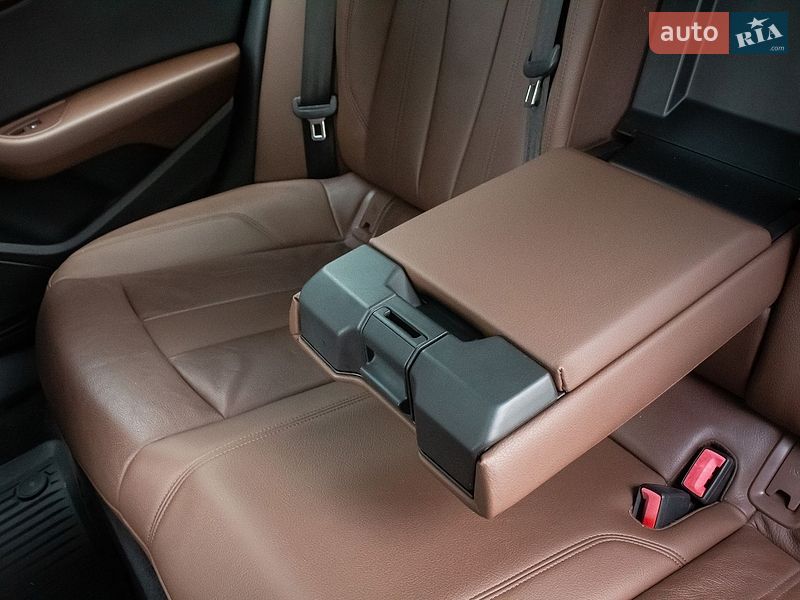 Седан Audi A4 2016 в Киеве