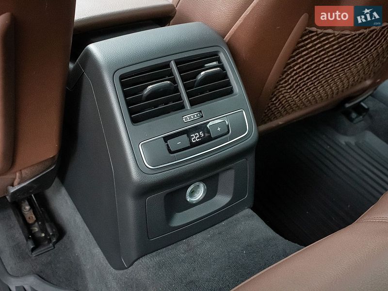 Седан Audi A4 2016 в Киеве