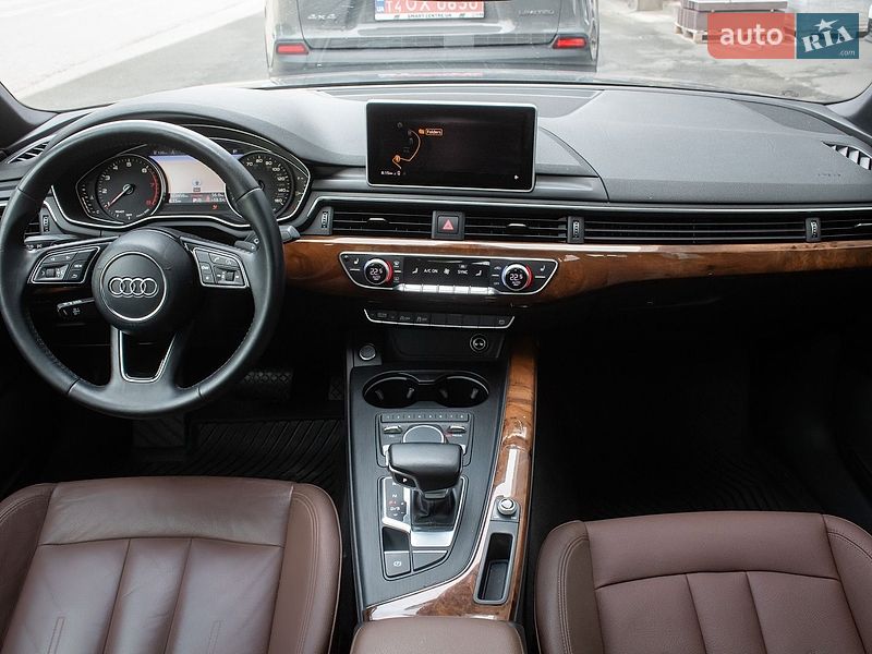Седан Audi A4 2016 в Киеве