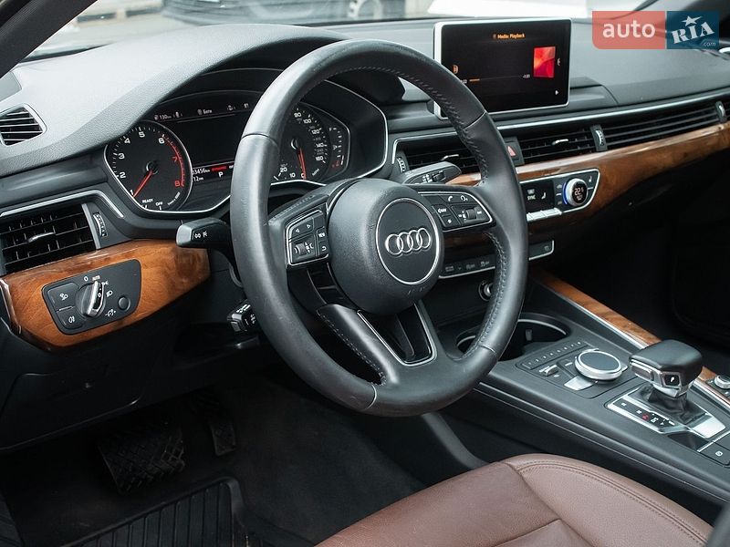 Седан Audi A4 2016 в Киеве
