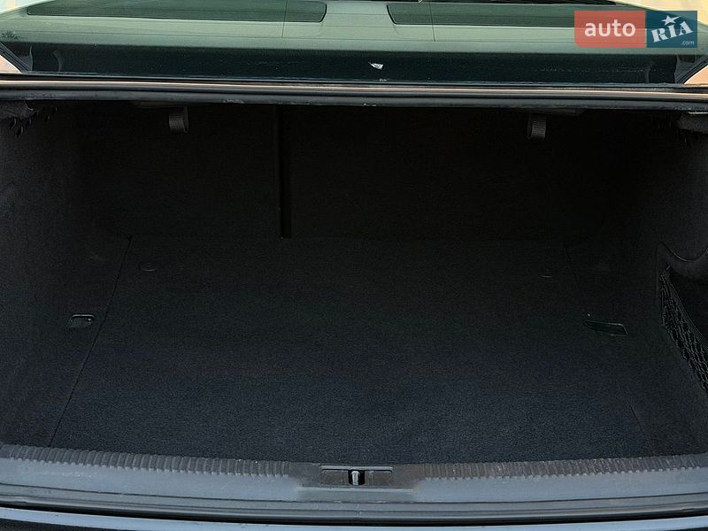 Седан Audi A4 2012 в Зборові
