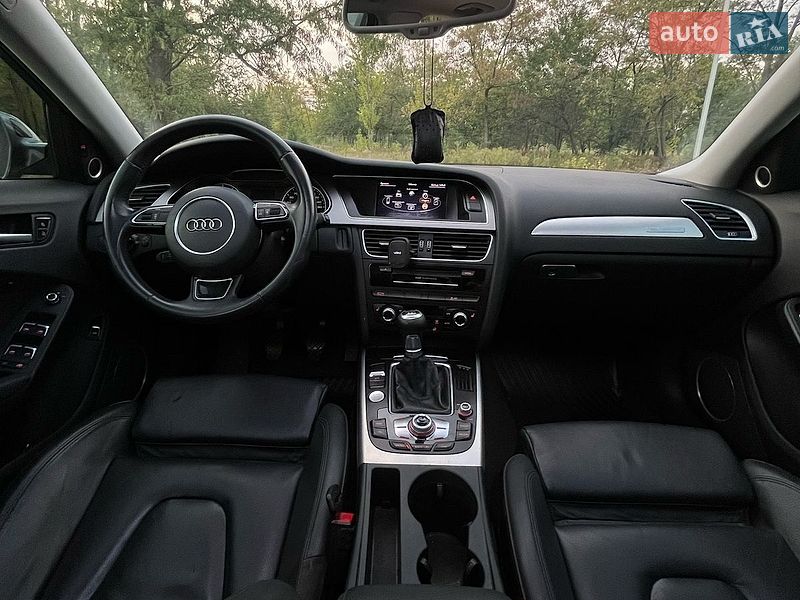 Седан Audi A4 2014 в Дніпрі