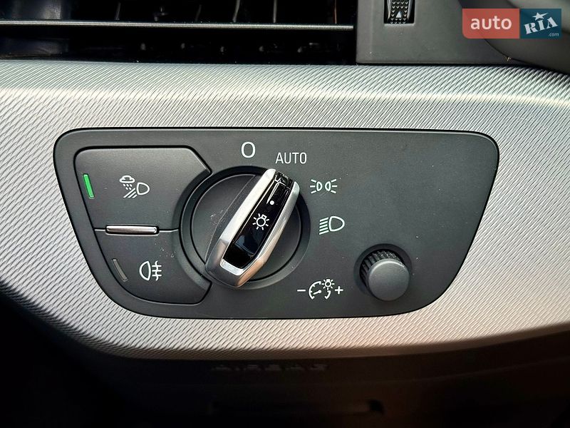 Седан Audi A4 2016 в Харкові