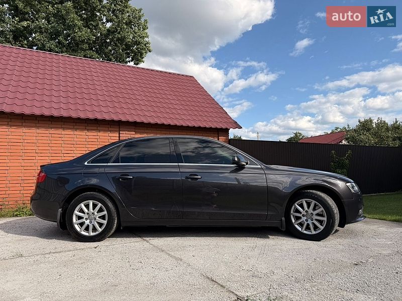 Седан Audi A4 2014 в Києві