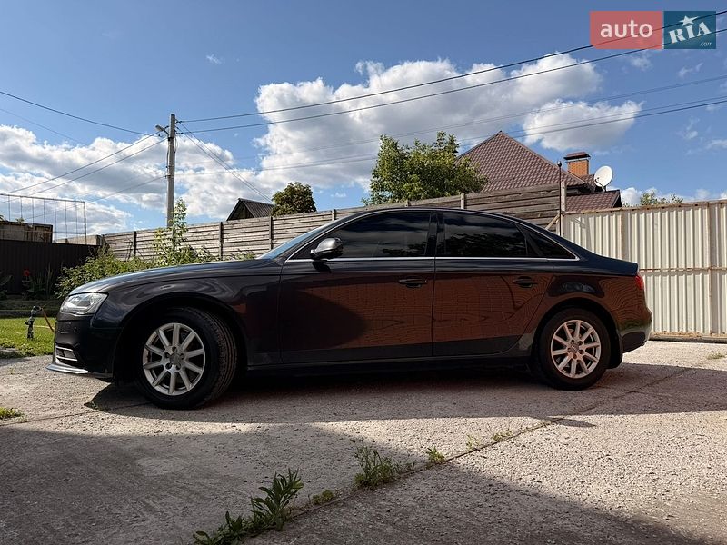 Седан Audi A4 2014 в Києві