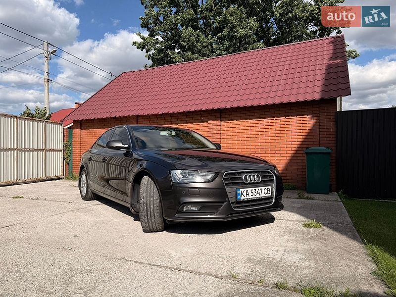 Седан Audi A4 2014 в Києві