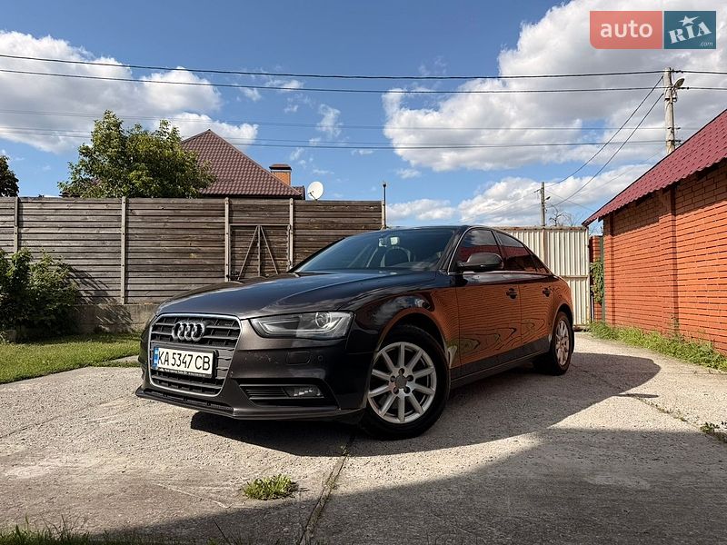 Седан Audi A4 2014 в Києві