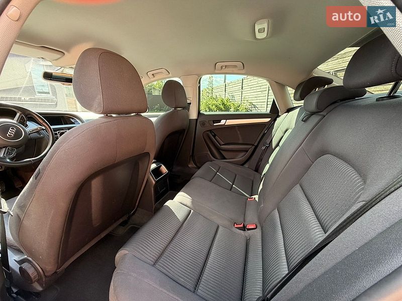 Седан Audi A4 2014 в Києві