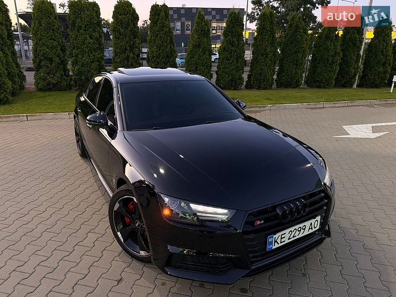 Седан Audi A4 2017 в Києві