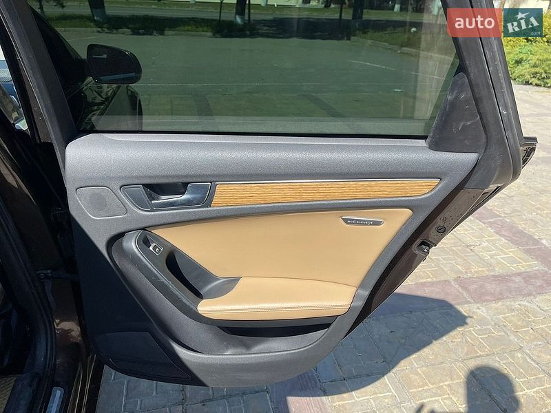 Седан Audi A4 2012 в Харькове