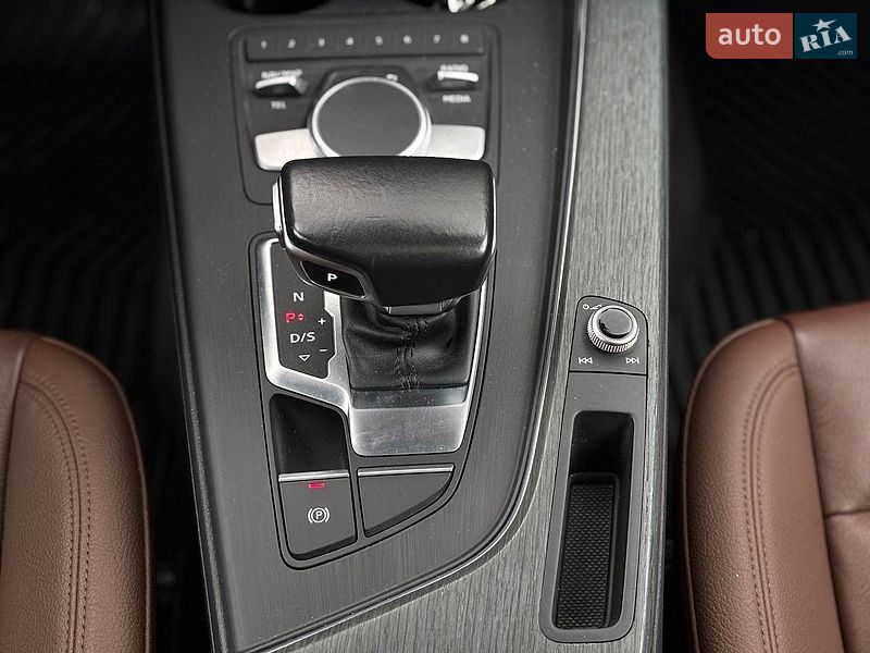 Седан Audi A4 2017 в Львові