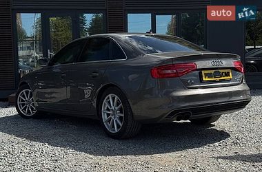 Седан Audi A4 2014 в Львове