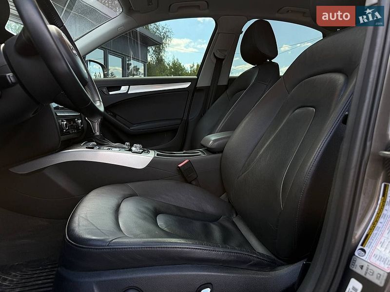 Седан Audi A4 2014 в Львове